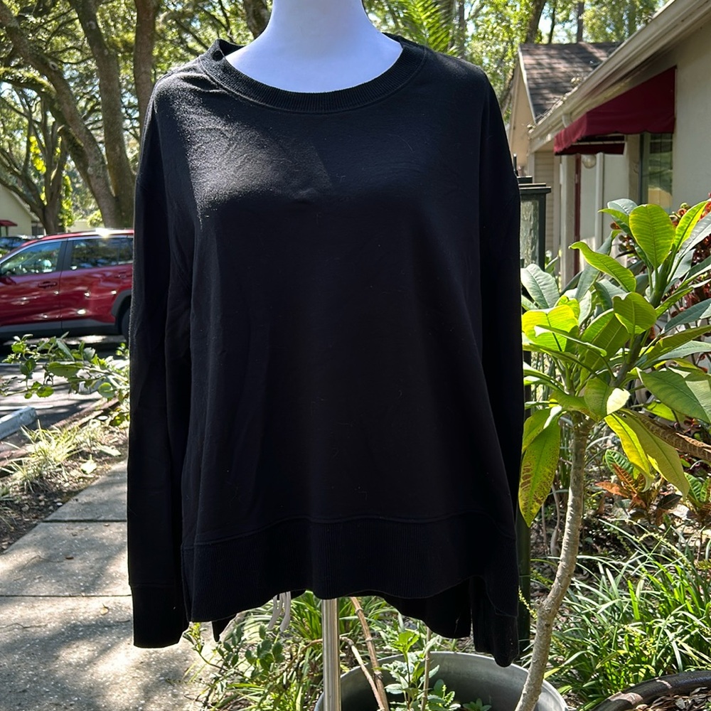 Joy Lab Black Sweatshirt in great condition and color. Worn once.